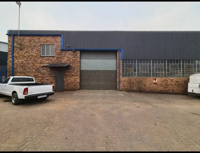 650M² WAREHOUSE TO LET IN WADEVILLE
